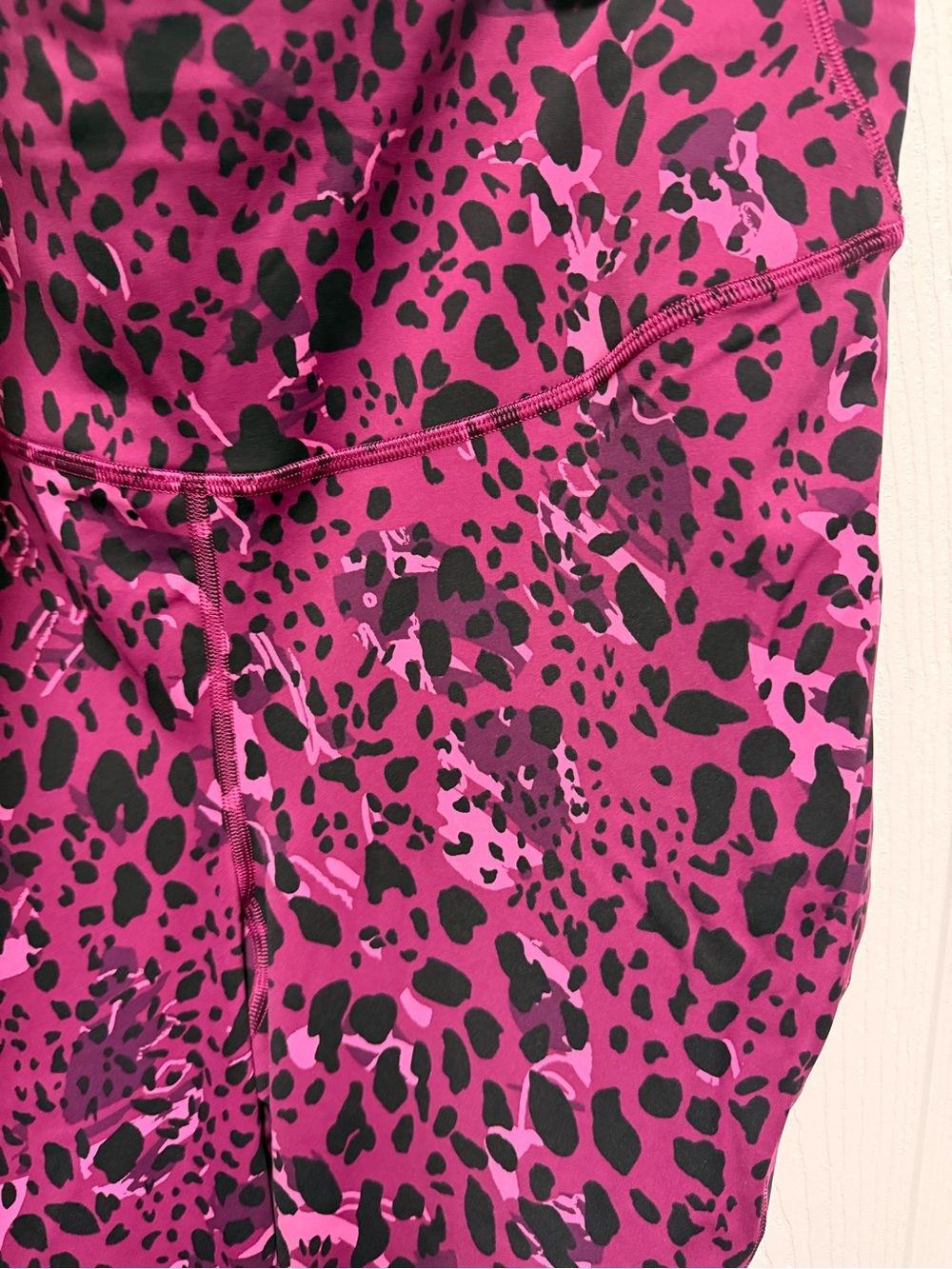 Lululemon Animal Print Leggings NWOT - Picture 2 of 6